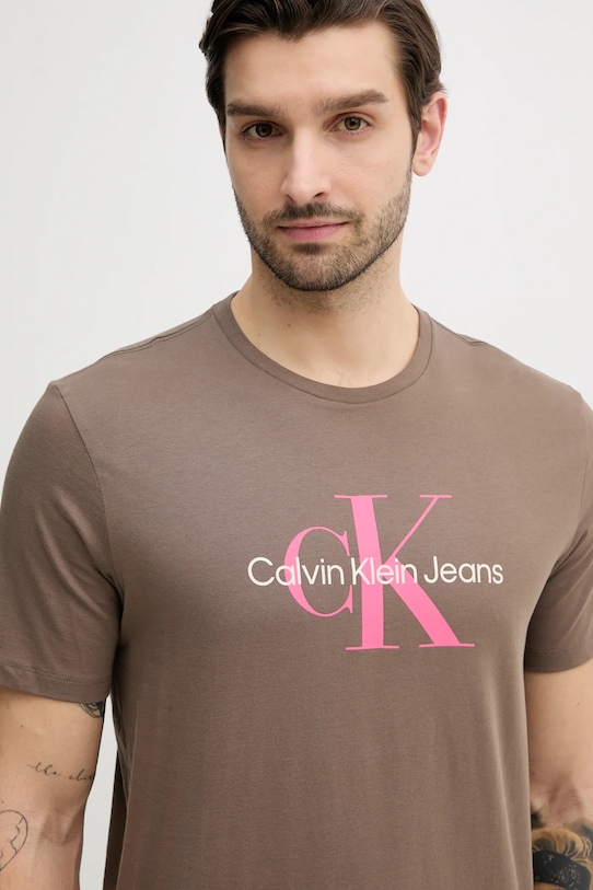 

Хлопковая футболка Calvin Klein Jeans, коричневый