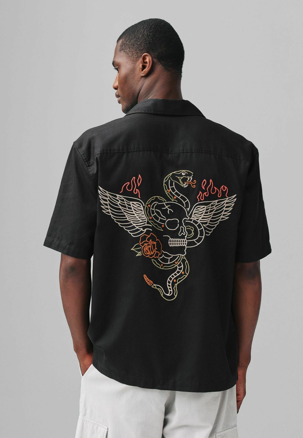 

Рубашка EMBROIDERED SHORT SLEEVE Next, черный