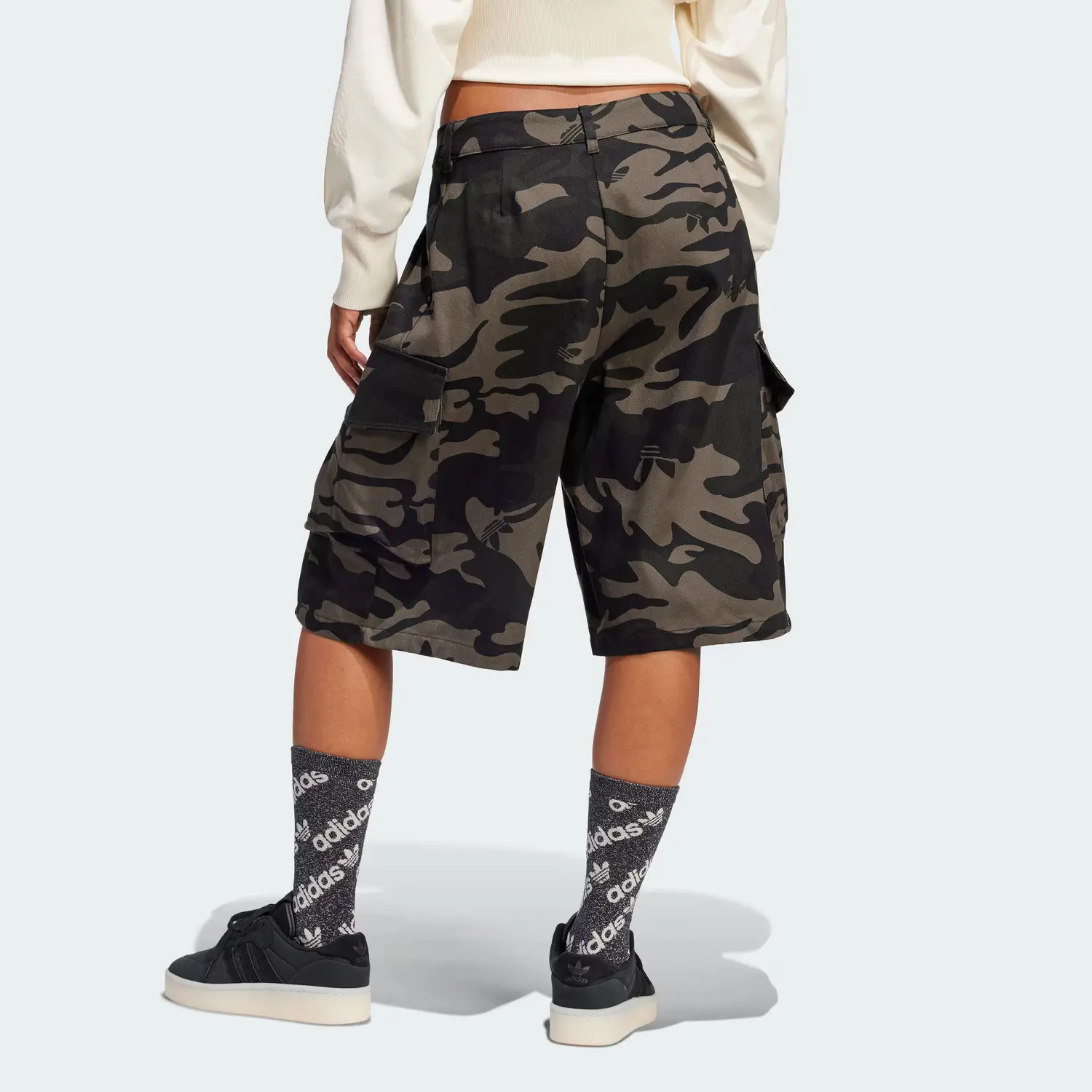 Adidas Originals Шорты CAMO ALLOVER PRINT TWILL JORTS Cargo Shorts Women's Dark Olive Green/Black/Carbon Black — фото 4