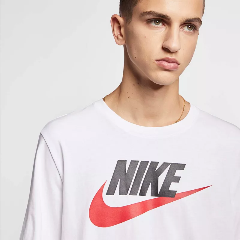 Мужская футболка Nike Sportswear Icon Futura с рисунком, цвет White/Blk/University Red — фото 4
