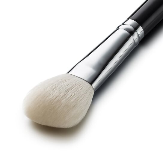 Маленькая скошенная кисть для контуринга лица Eigshow Beauty F610 — фото 2