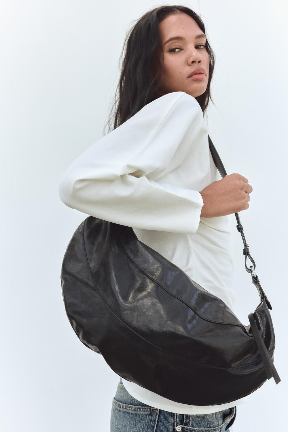 

Сумка через плечо ZARA, черный