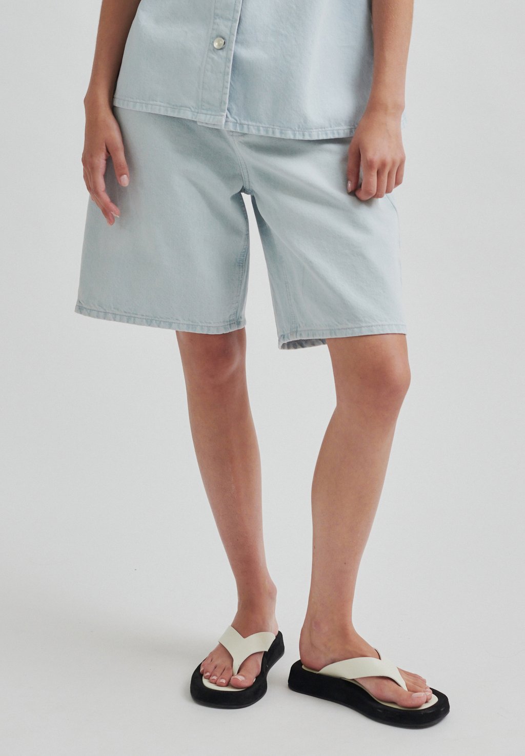 

Джинсовые шорты FIRA BERMUDA Second Female, цвет Light Blue Denim