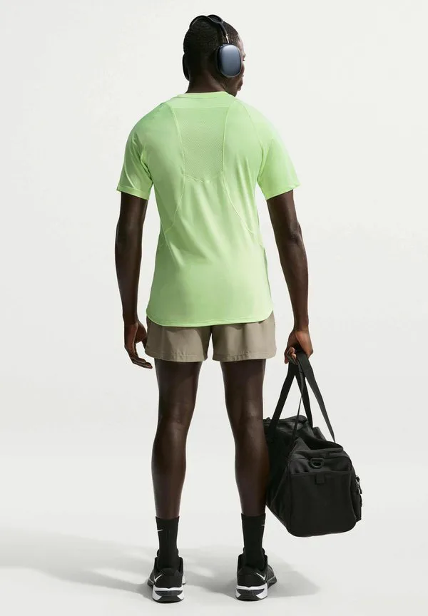 Спортивная футболка Nike Performance, Lt Liquid Lime/Lime Ice/(Lt Liquid Lime) — фото 2