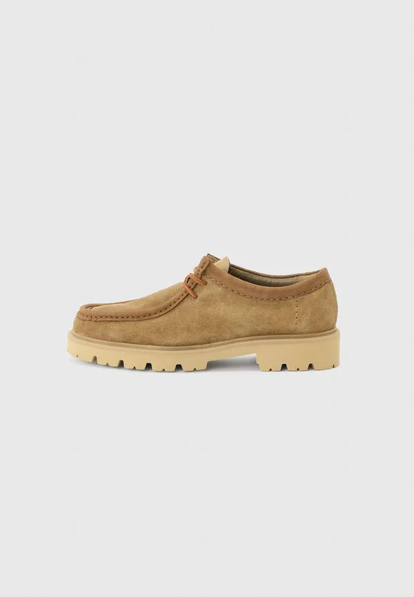Повседневные ботинки cleyhill на шнуровке Clarks, Dark Sand