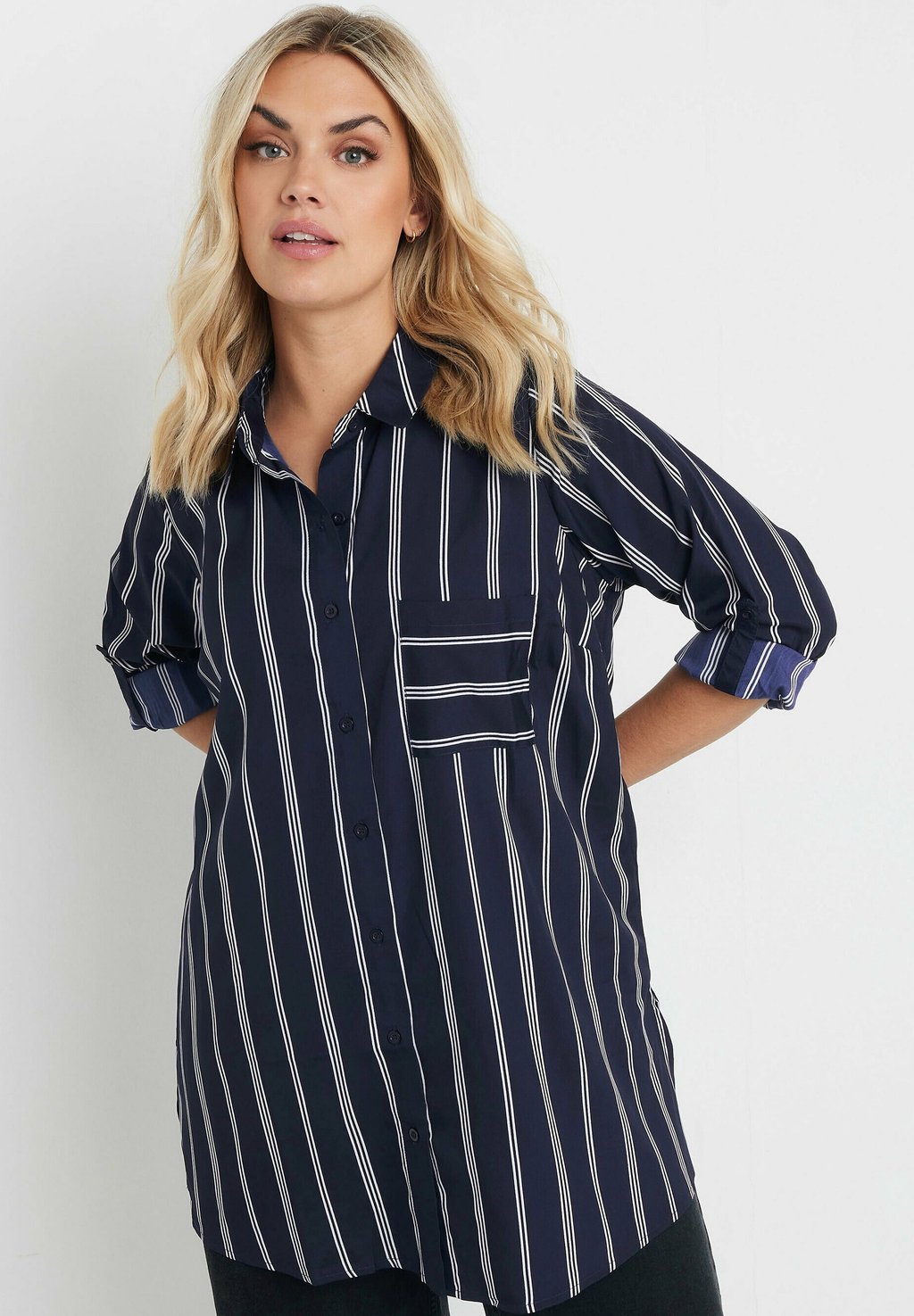 

Блузка на пуговицах STRIPE PRINT BOYFRIEND Yours Clothing, темно-синий