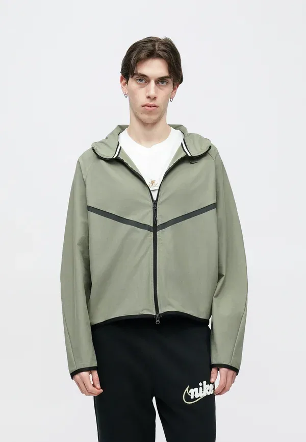 Куртка летняя Nike Sportswear, серебристо-шалфейный/черный — фото 4