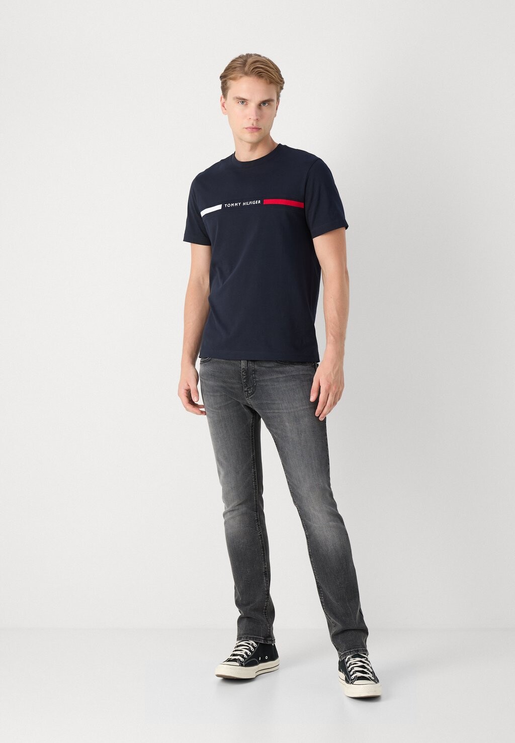 Футболки с принтом CHEST INSERT TEE Tommy Hilfiger, темно-синий — фото 3