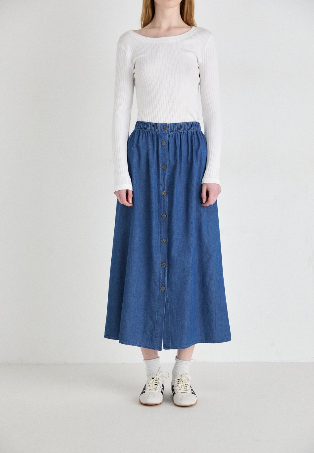

Джинсовая юбка ONLNOVA BUTTON - A-line skirt ONLY, цвет Medium Blue Denim