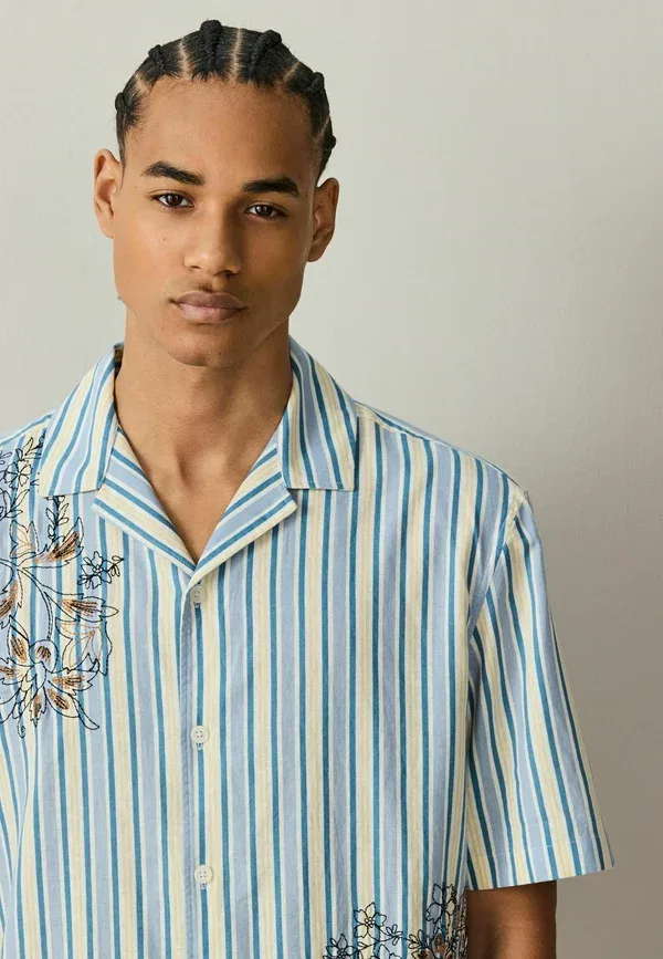 Рубашка Next, Regular fit stripe embroidered short sleeve shirt, сине-желтый цветочный — фото 3