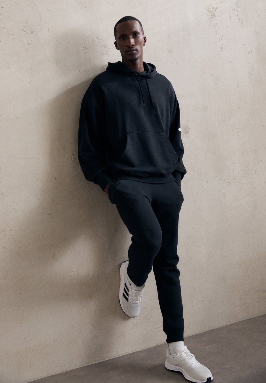 Худи Adidas Sportswear ESSENTIALS LOOSE-FIT 3 BAR, Black/White/Black — фото 2