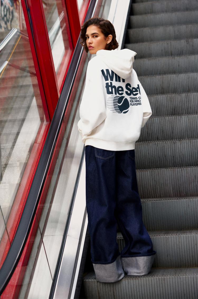 

Толстовка с принтом «Теннис» Pull And Bear, белый