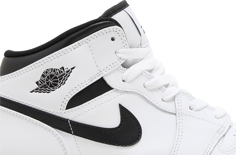 Кроссовки Air Jordan 1 Mid GS 'White Black', белый — фото 2