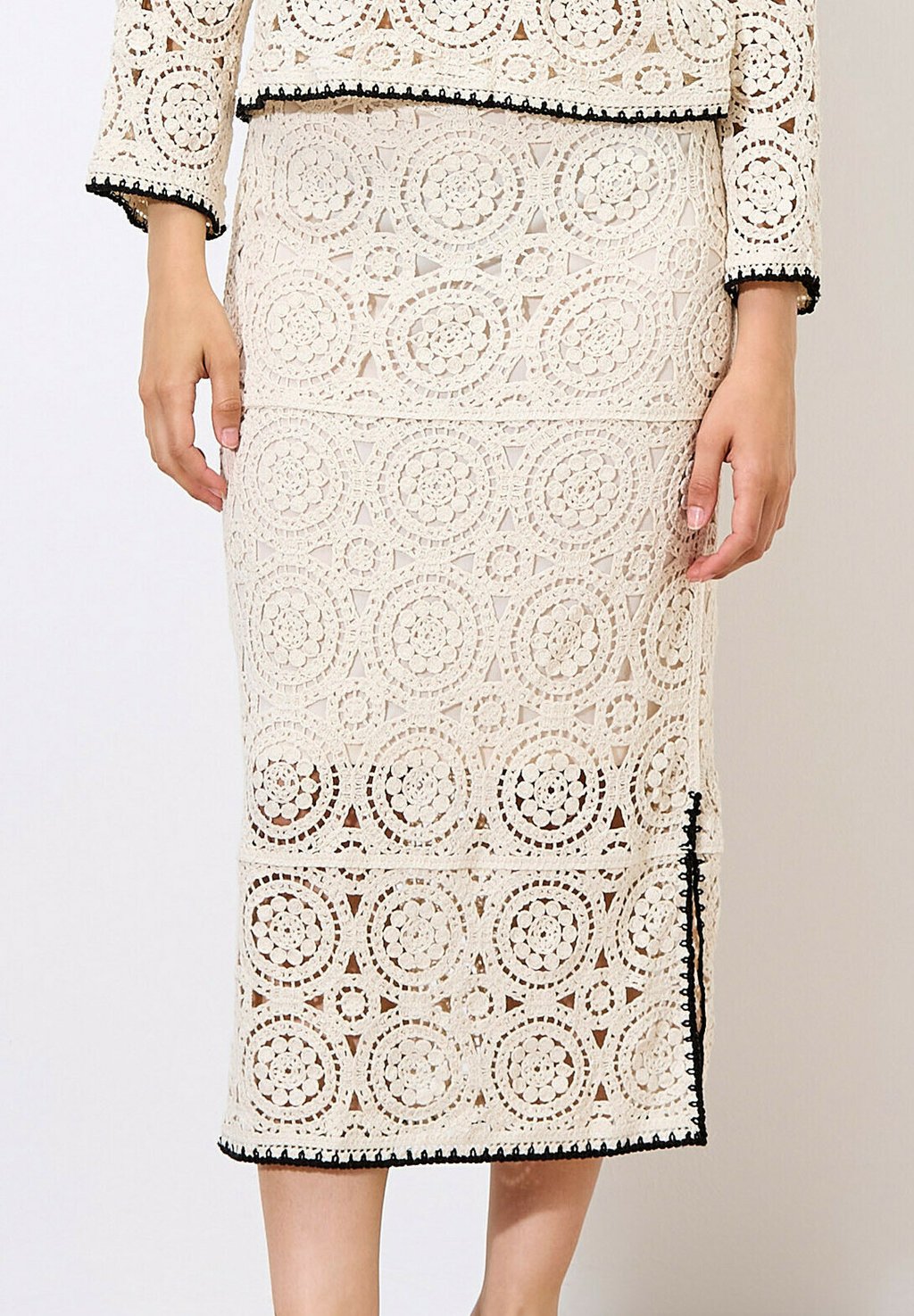 

Юбка-карандаш CROCHET CIRCLES MIDI Apricot, серый