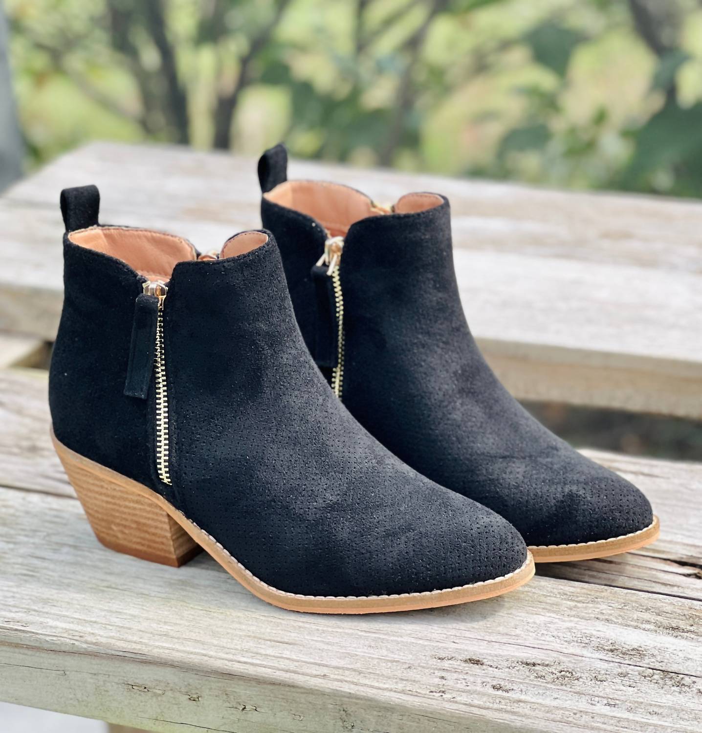 Женские массивные ботинки Spooktacular в черной замше Corkys Footwear — фото 4