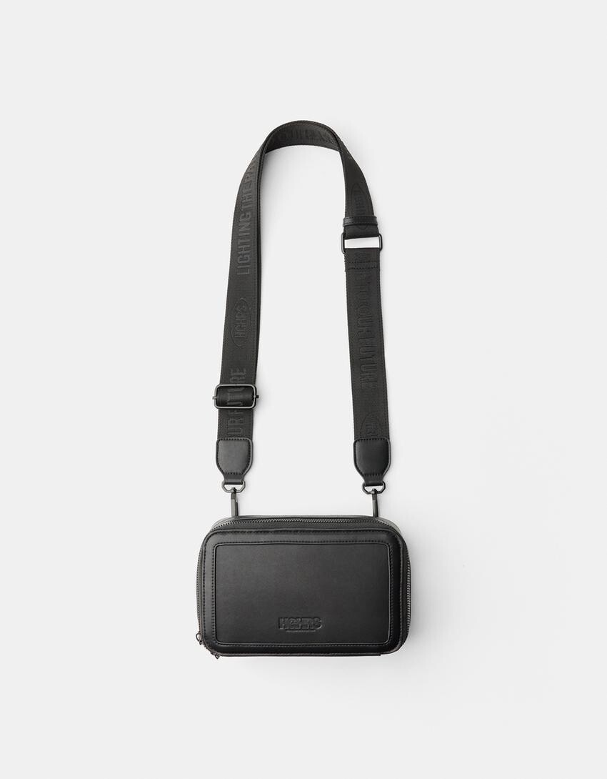 

Сумка через плечо из жаккарда Bershka, черный