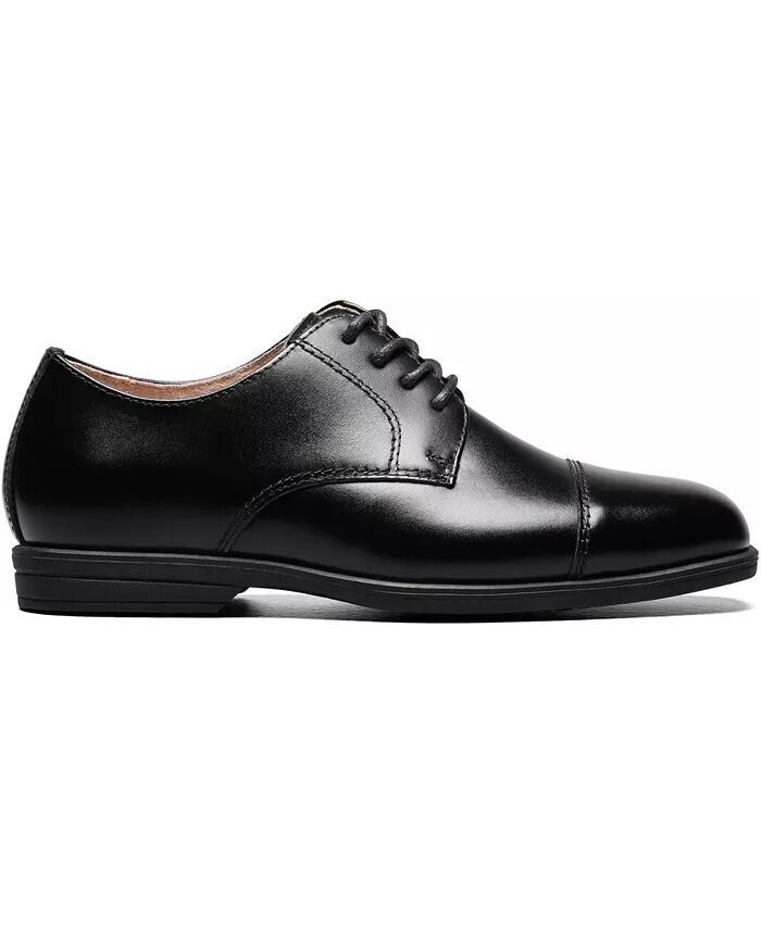Маленькие мальчики показывают туфли-оксфорды Cap Toe Jr Florsheim, черный — фото 2