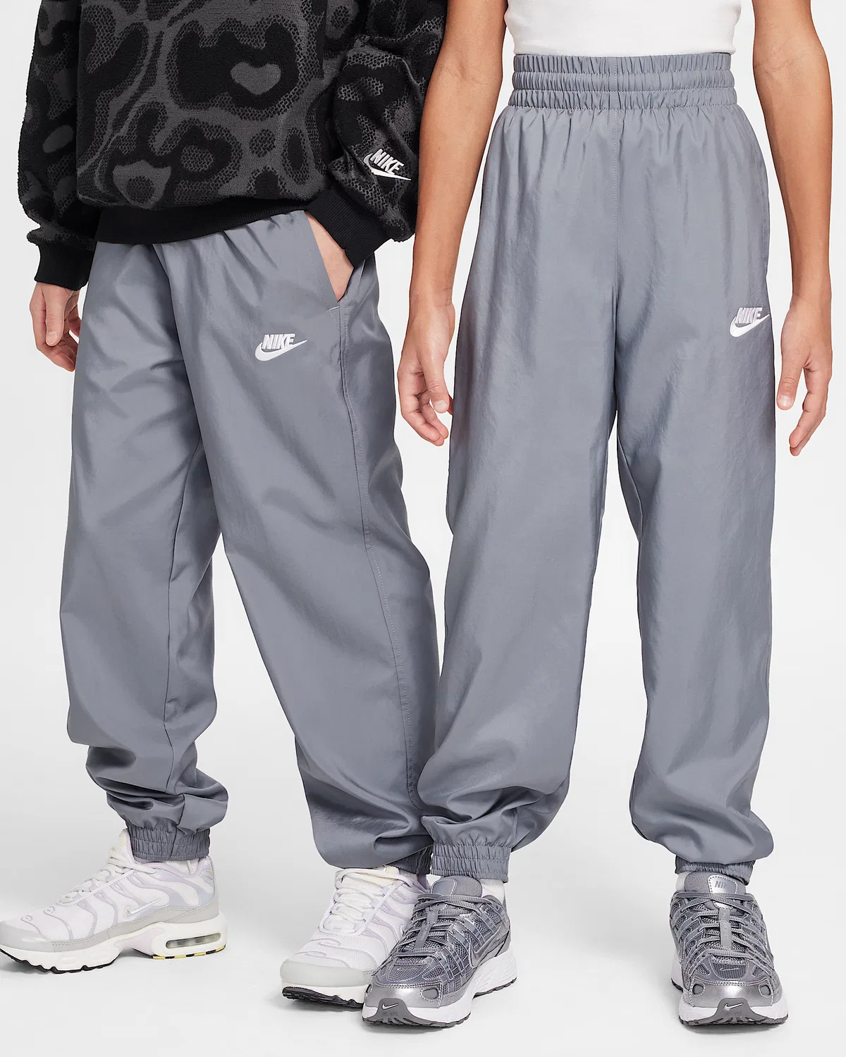 Детские спортивные штаны Nike Sportswear Club, Smoke Grey/White