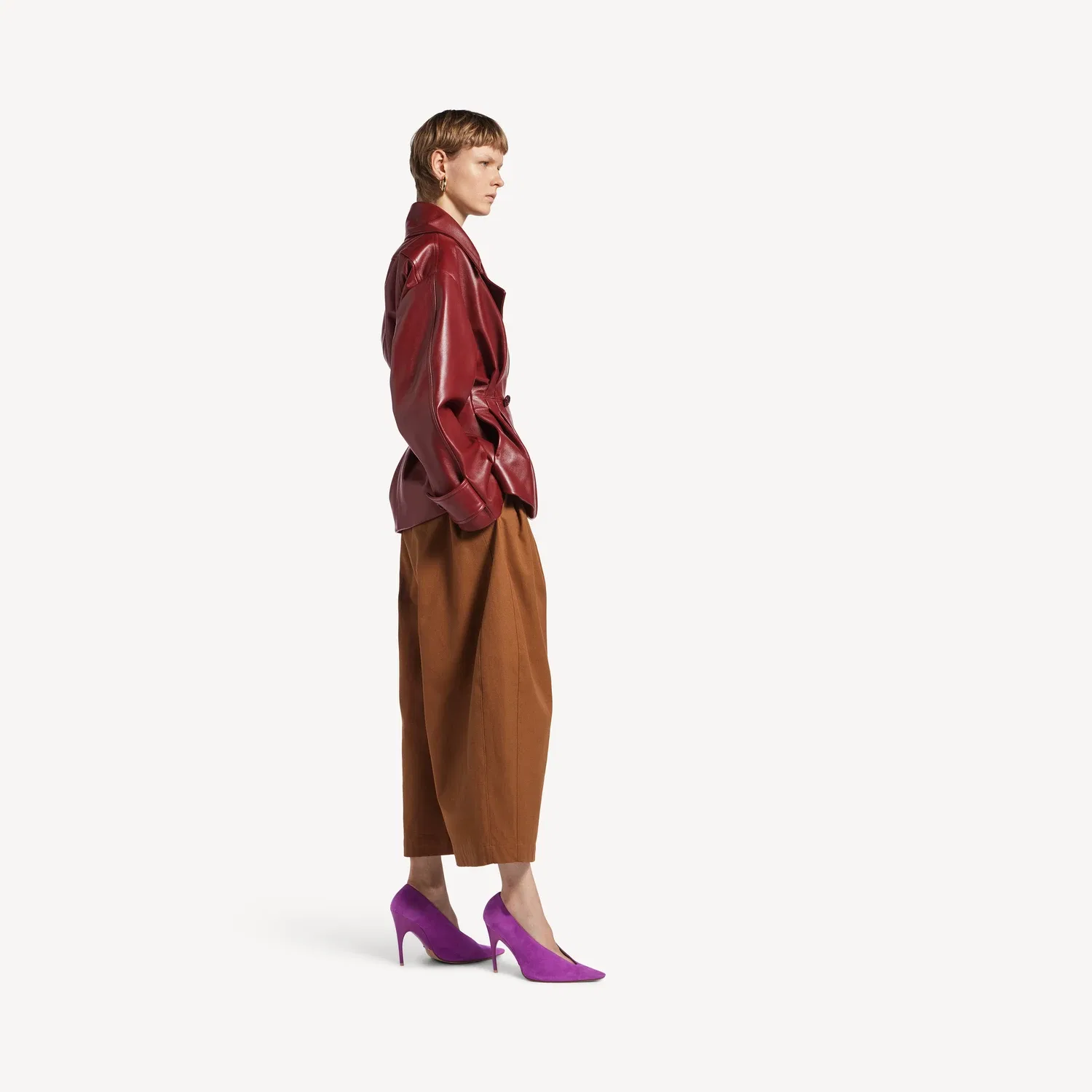 Женский короткий складной плащ BALENCIAGA в бордовом цвете — фото 3