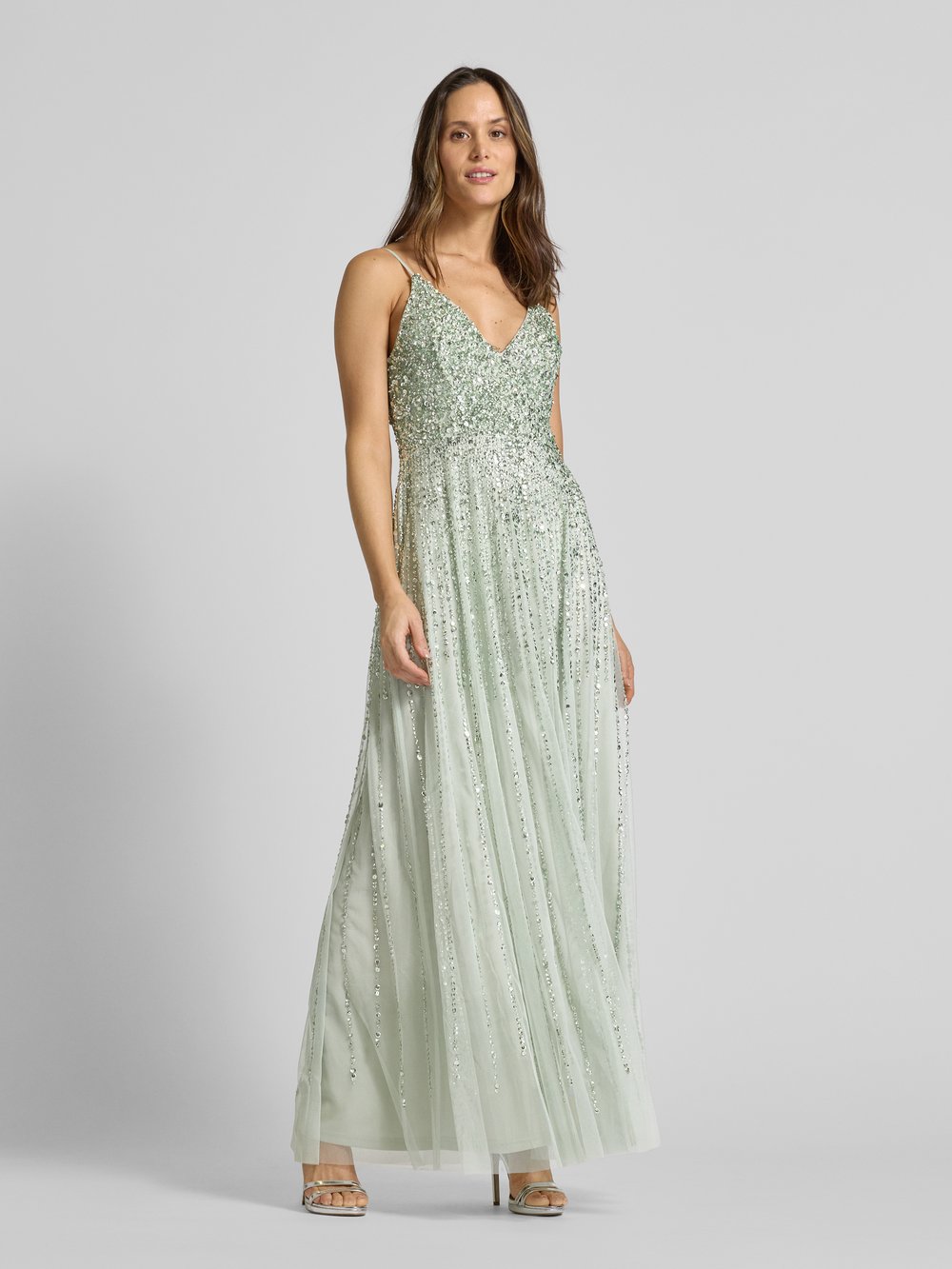 

Вечернее платье с декоративными камнями и пайетками LACE & BEADS