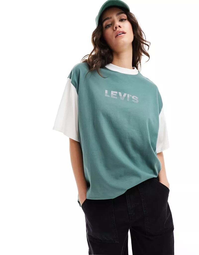 

Зеленая футболка оверсайз с логотипом на груди Levi's