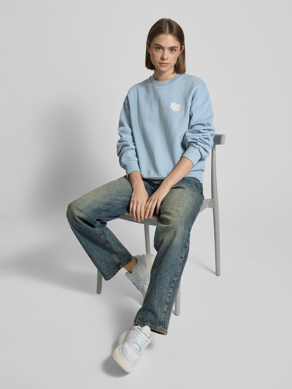 

Свитшот с вышитой этикеткой, модель «W'Productions» Carhartt Work In Progress, светло-голубой