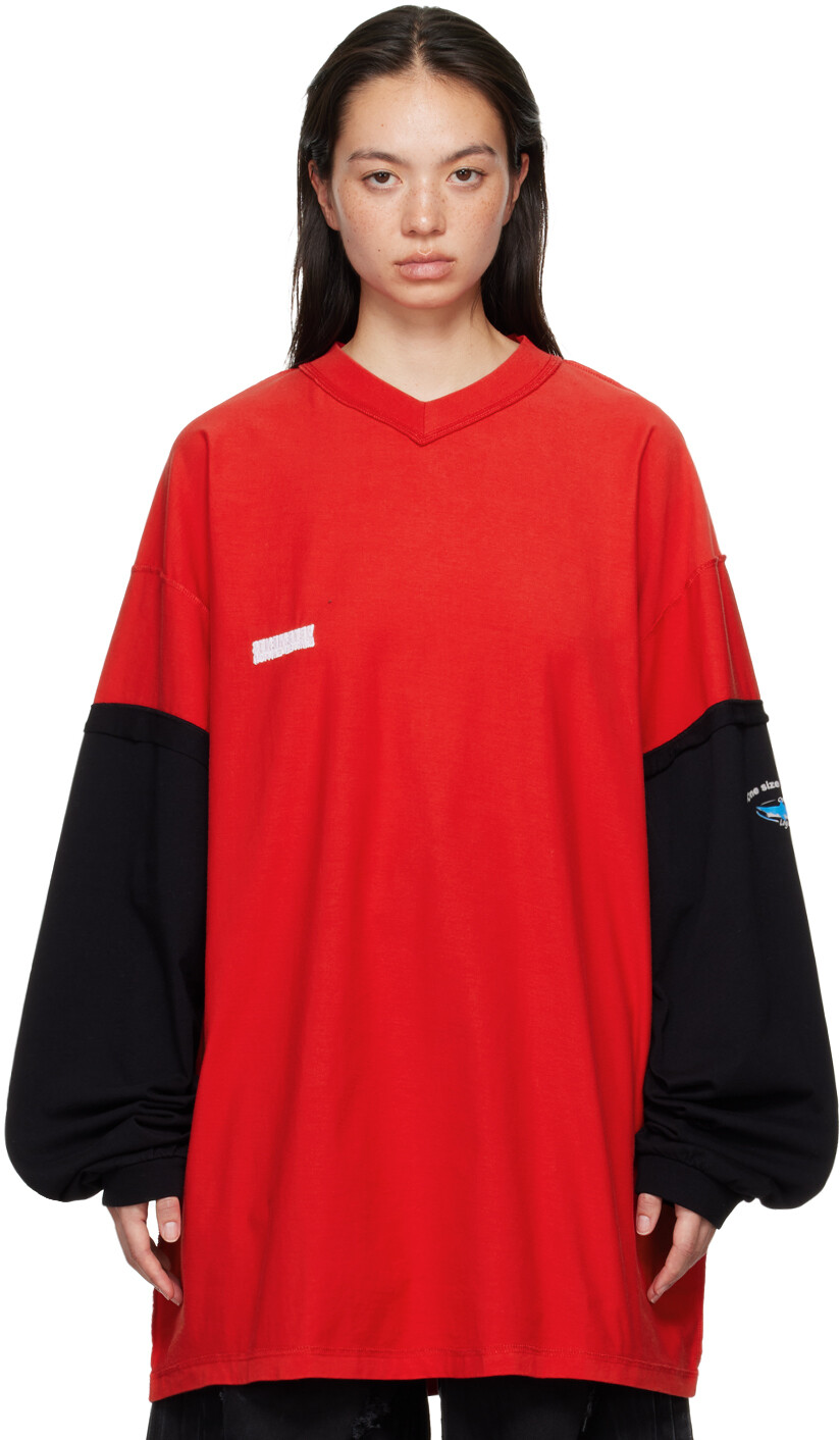 

Красно-черная многослойная футболка с длинным рукавом VETEMENTS