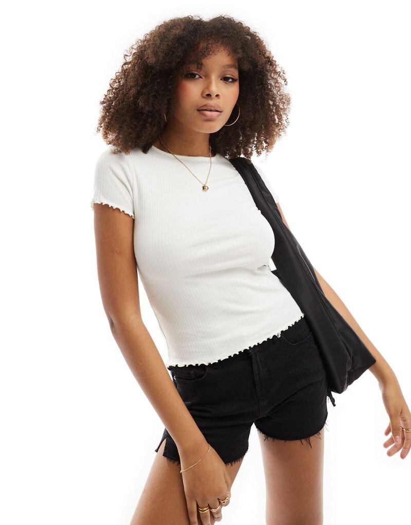 

Кремовая футболка New Look с оверлоком