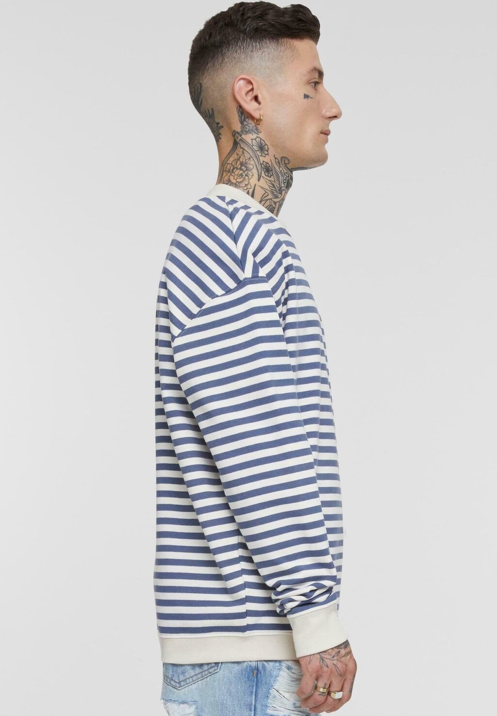 

Толстовка Striped Crewneck Urban Classics, белоснежный винтажный синий