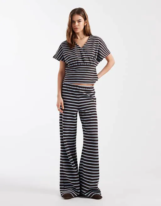 

Комбинированные брюки в полоску ASOS DESIGN