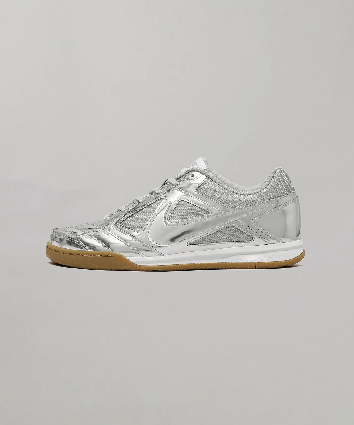 Унисекс кроссовки Nike Gato LV8 для зала серебряные
