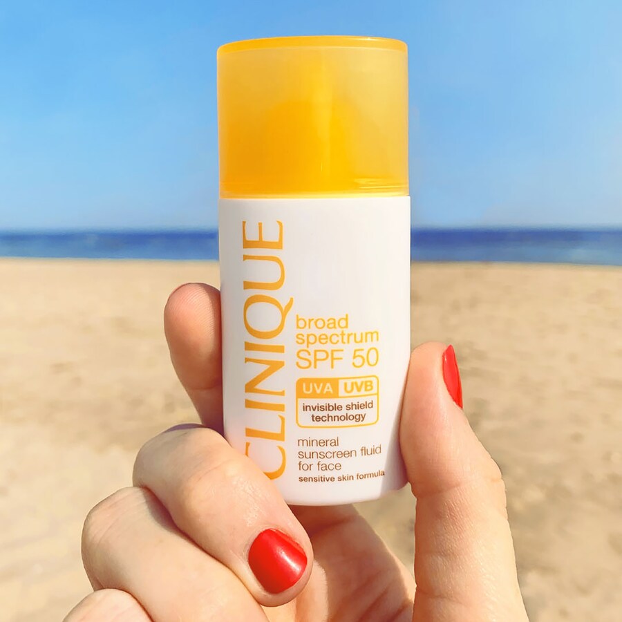 Минеральный солнцезащитный крем для лица с SPF 50 CLINIQUE, 1 oz — фото 4