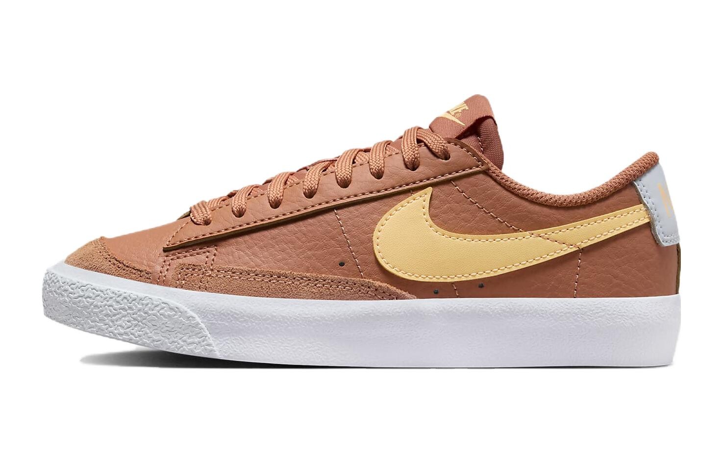 

Блейзер Low '77 GS 'Amber Brown' Nike, коричневый