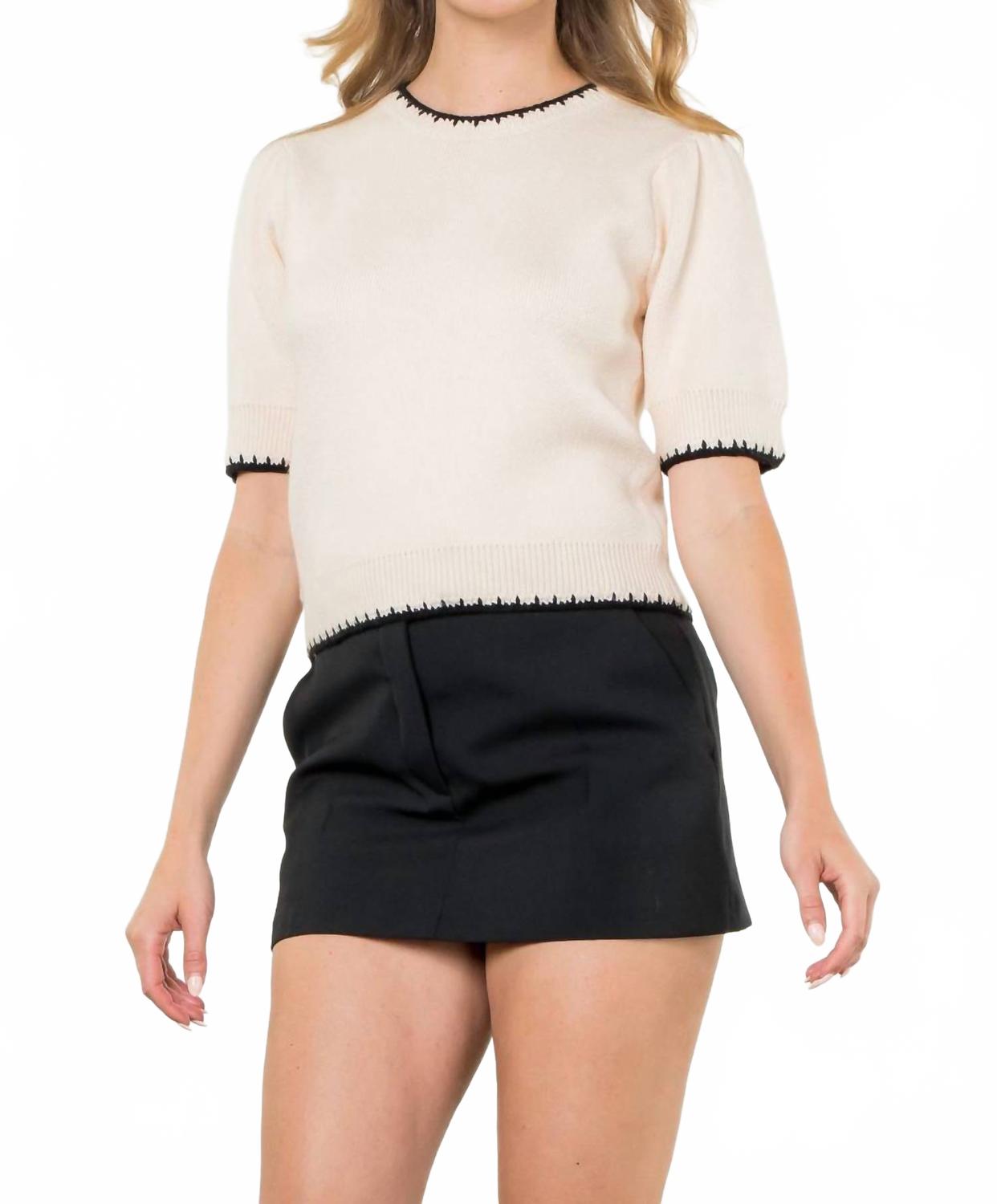 

Вязаный свитер Leah Knit в кремовом цвете THML