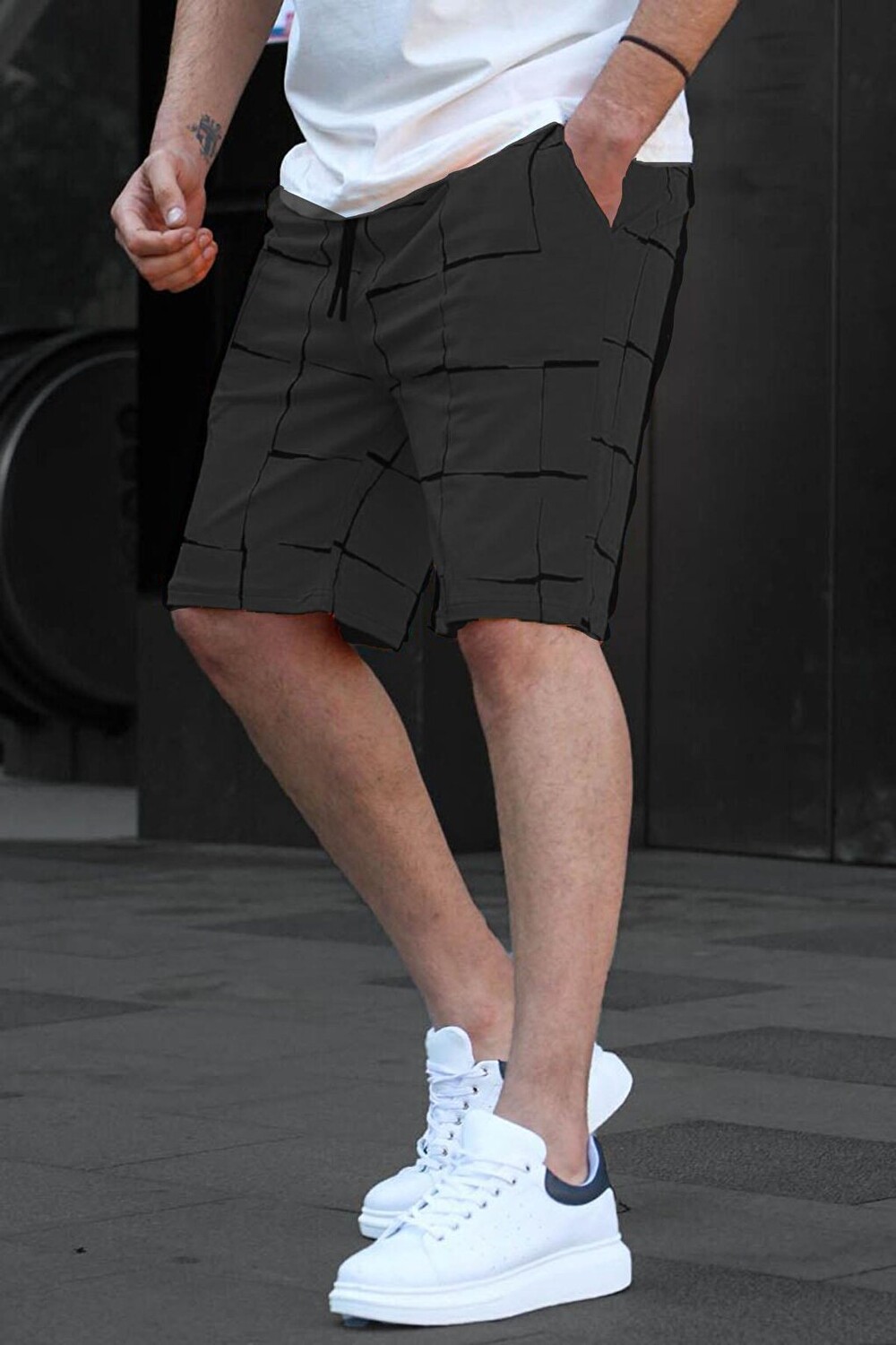 

Черные мужские шорты с графическим узором 5496 MADMEXT