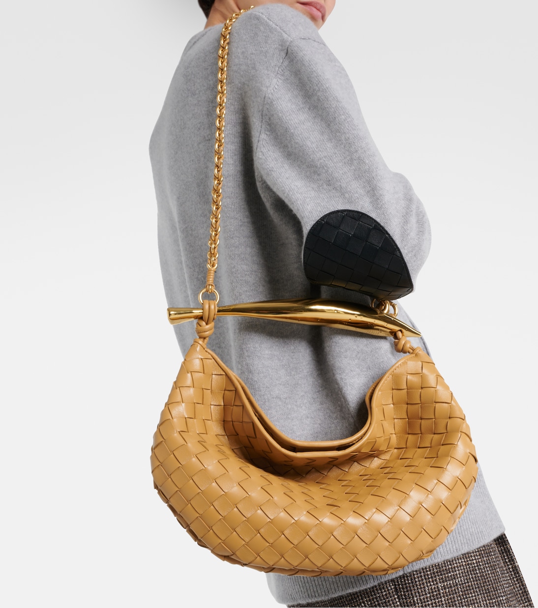 Сумка через плечо из кожи Intrecciato Sardine Chain Bottega Veneta, Dark Praline-M Brass — фото 2