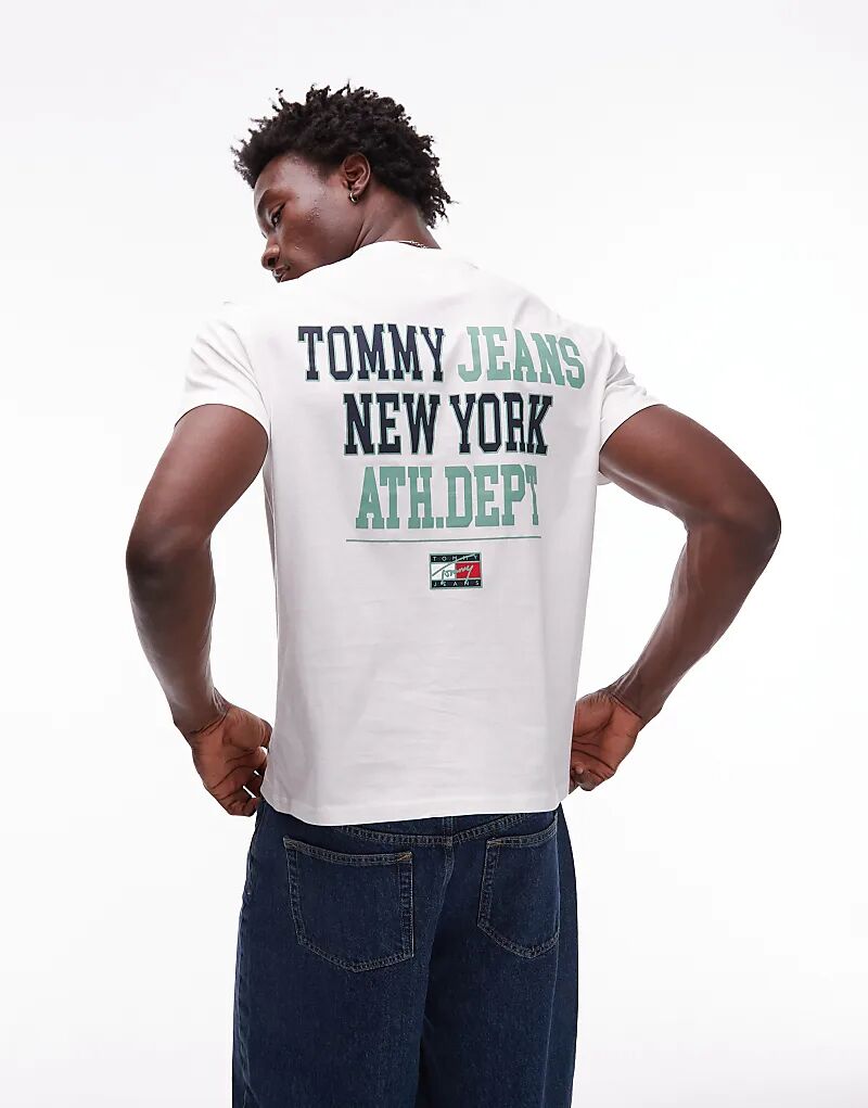

Белая спортивная футболка Tommy Jeans с принтом на спине