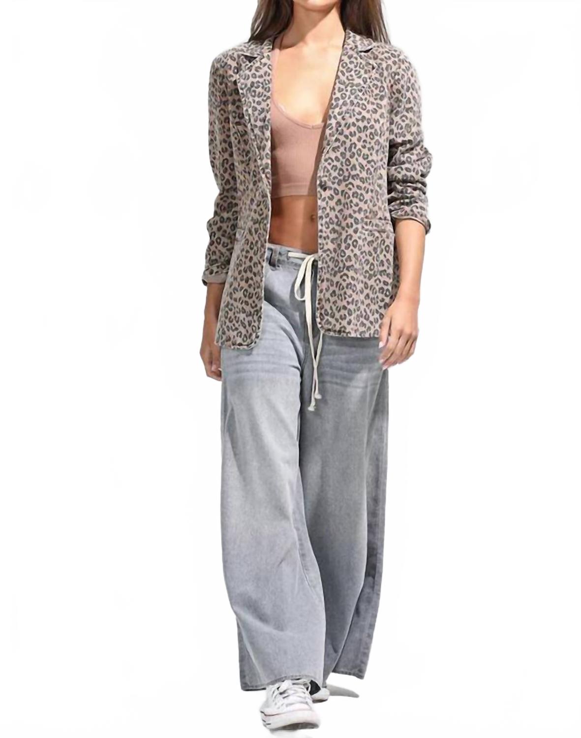 

NoaBoa Блейзер Celeste с одной пуговицей, бежевый с леопардовым принтом