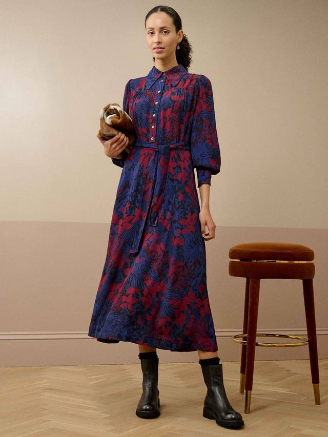 

Кремовое платье-рубашка с листьями Brora, Indigo/Cranberry