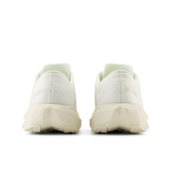 Кроссовки fuelcell rebel v4 New Balance, белый — фото 4