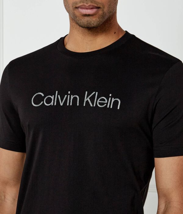 Футболка мужская Calvin Klein с надписью, черный — фото 4