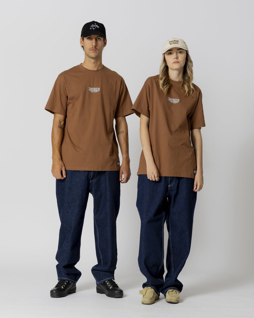 

Футболка с принтом GOLD DIGGER UNISEX Jacker, коричневый