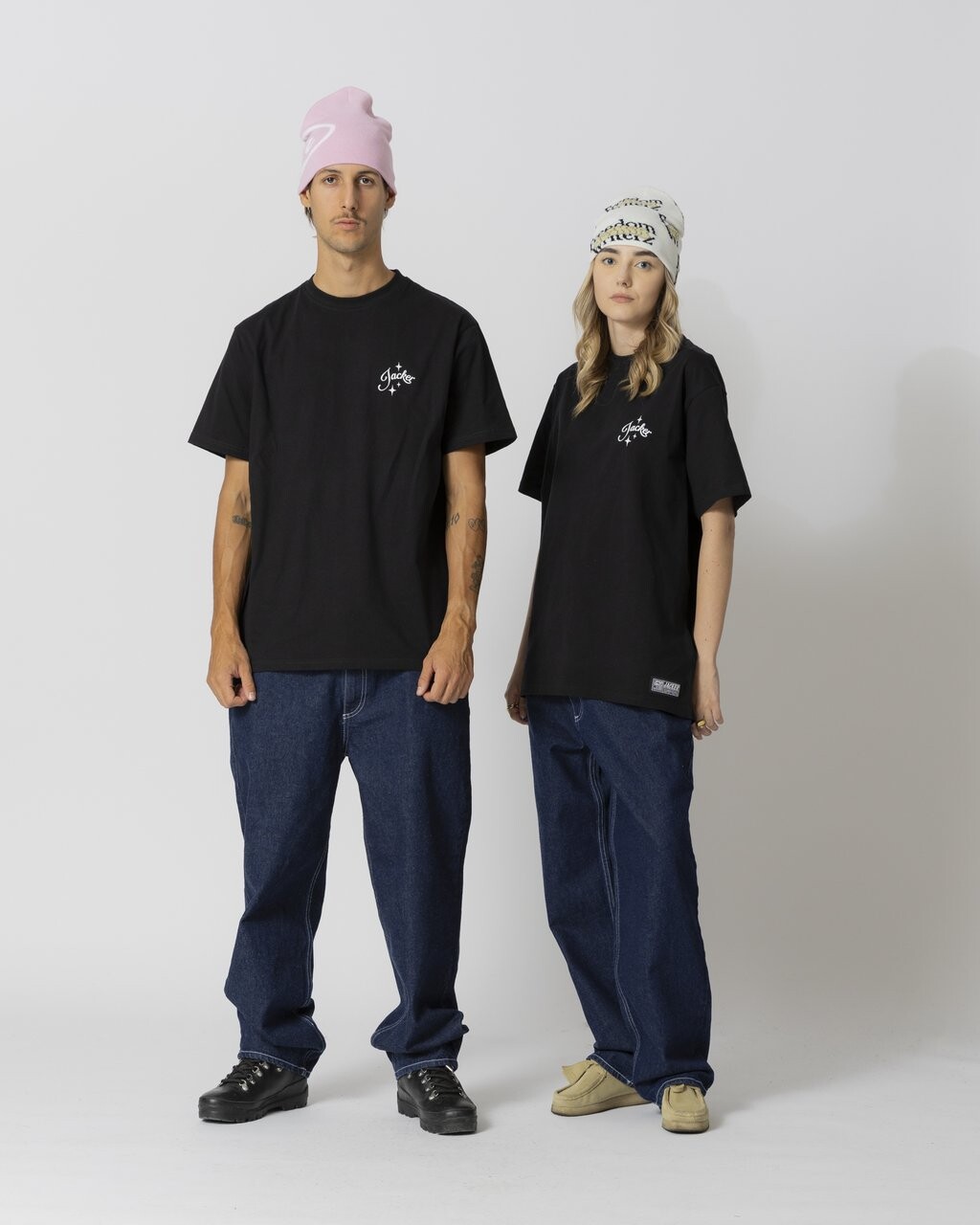 

Футболка с принтом VACATION UNISEX Jacker, черный