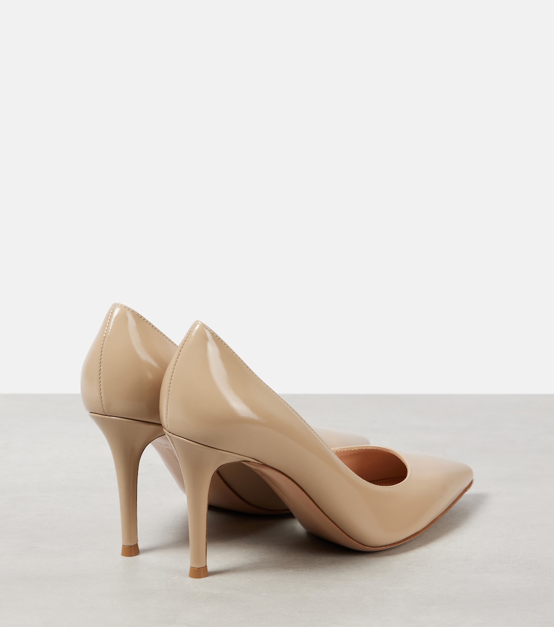 Туфли-лодочки Gianvito 85 из лакированной кожи Gianvito Rossi, песочный — фото 2