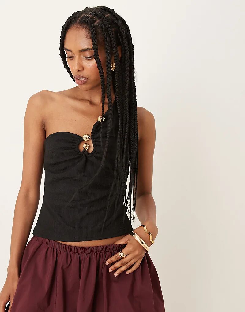 

Топ ASOS DESIGN с открытыми плечами в рубчик и золотой отделкой, черный