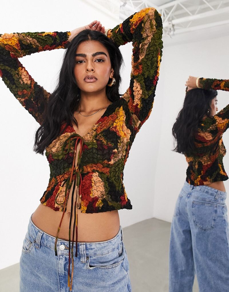 

ASOS EDITION Мятый топ с длинными рукавами, кружевом спереди и крапчатым принтом