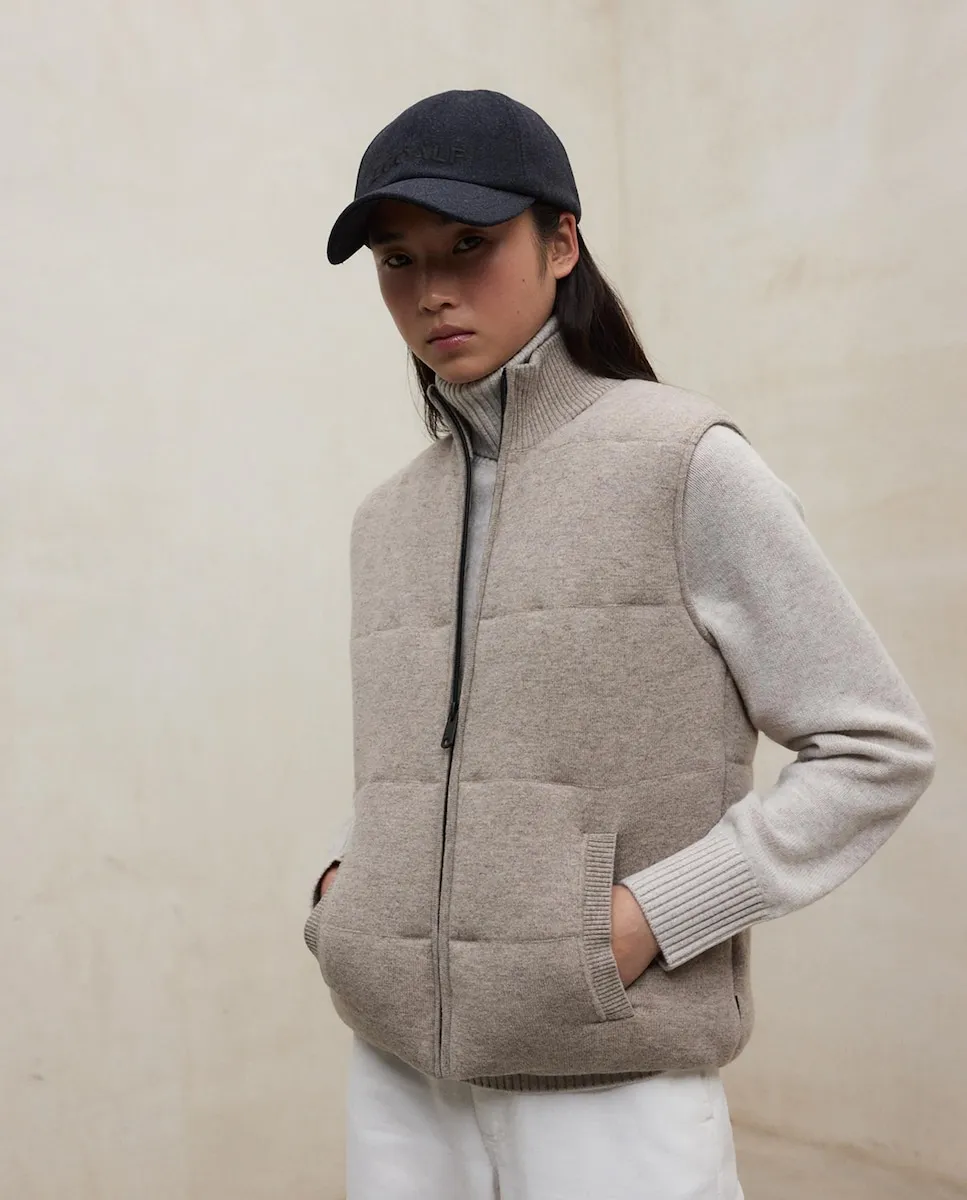 

Женский жилет с застежкой-молнией и боковыми карманами Ecoalf, бежевый