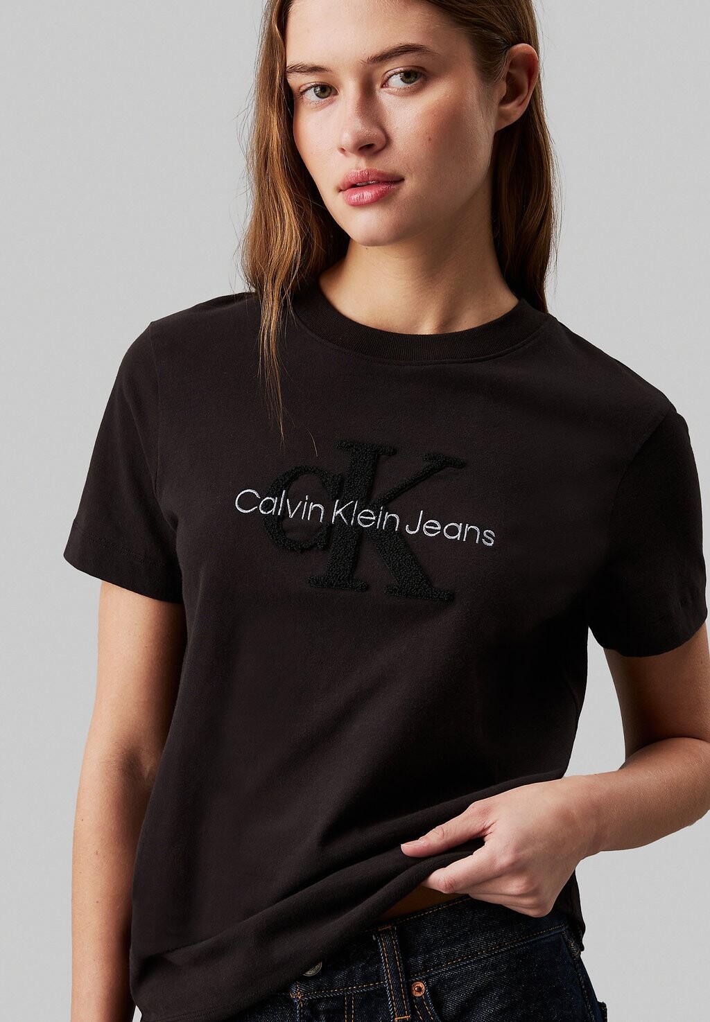 

Футболка с принтом MONOLOGO REGULAR Calvin Klein Jeans, черный
