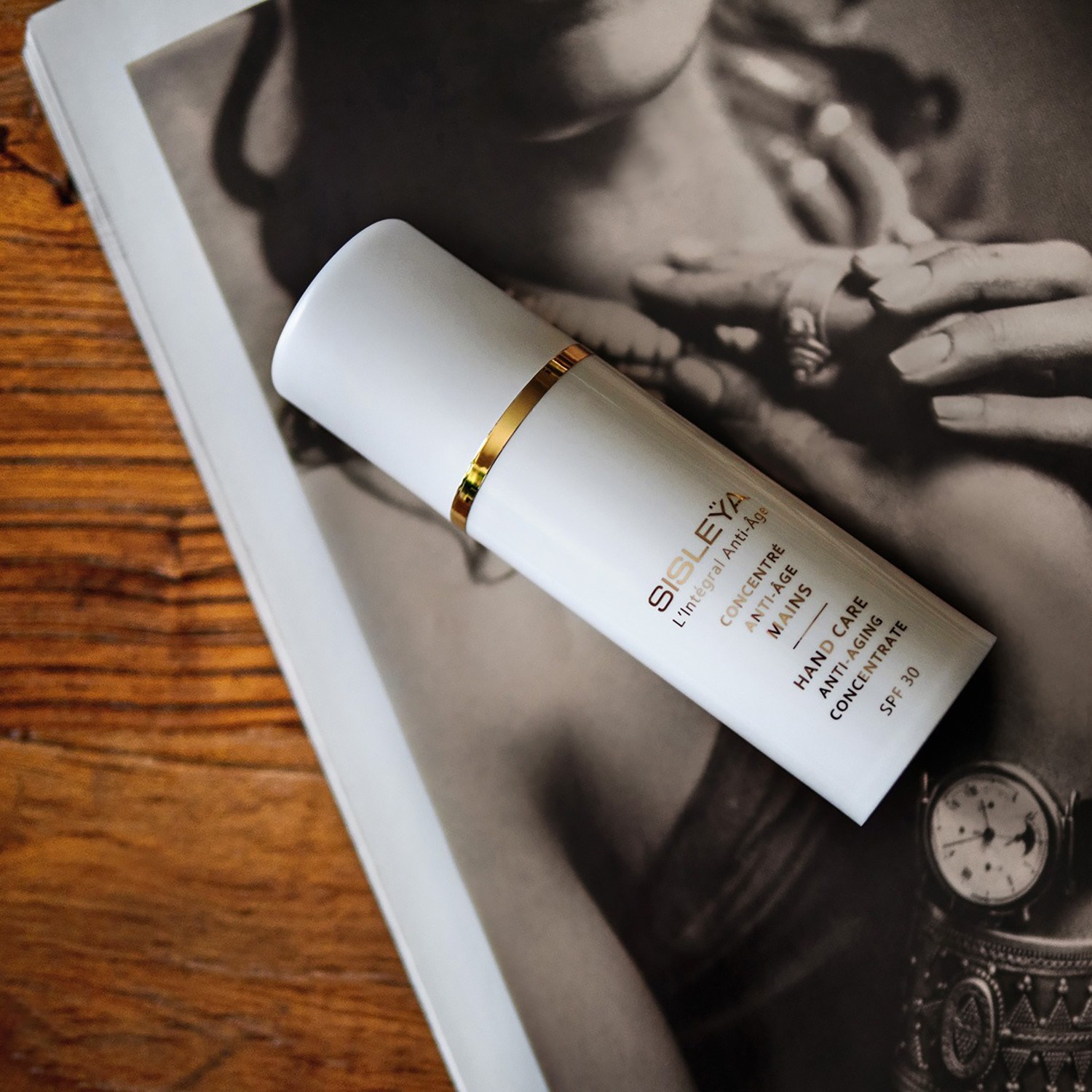 Крем для рук sisleÿa l'intégral anti-âge sisleÿa l'intégral anti-age hand care anti-aging concentrate spf 30 Sisley, объем 75 мл. — фото 4