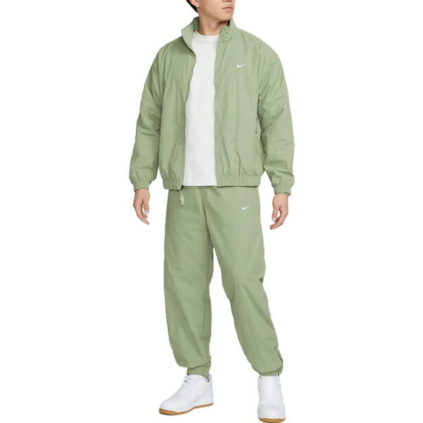 Куртка Nike NRG Solo Swoosh Woven Track Jacket 'Oil Green', зеленый — фото 3